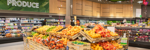 An image of some Sobeys teammates having a conversation.